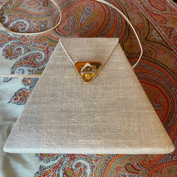 Tan & Gold Linen Triangle Purse - Picture 7 of 12